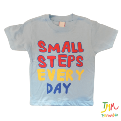 Remera small steps celeste