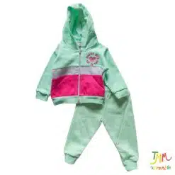 Conjunto campera verde con violeta