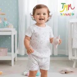 Conjunto Remera y Short galaxia rosa fondo blanco