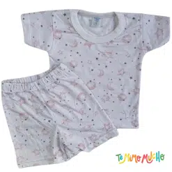 Conjunto Remera y Short galaxia rosa fondo blanco