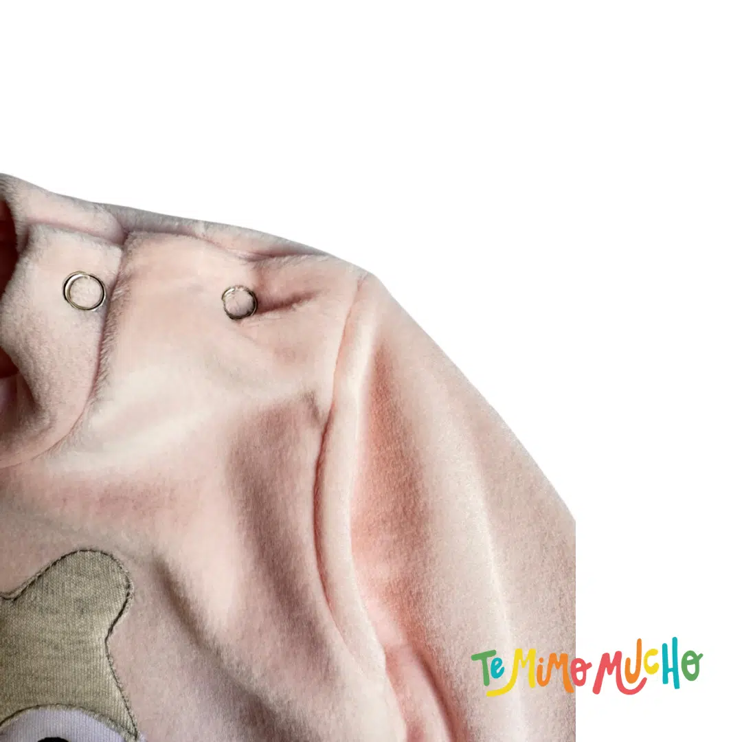 Conjunto buzo y babucha plush rosa - Image 4