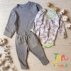 Conjunto de Buzo y Babucha Lanilla waffle Gris + Body Bosque